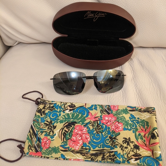 Maui Jim Accessories - Maui Jim UNISEX sport sunglasses with original case, golf, tennis, fashion.